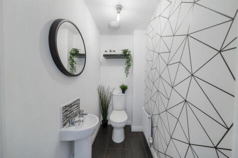 GUEST CLOAKROOM