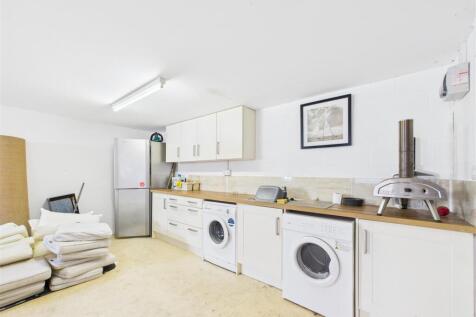 GARAGE WITH 1ST FLOOR ANNEXE