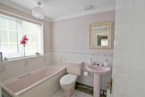 DOWNSTAIRS BATHROOM