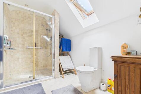 MASTER ENSUITE