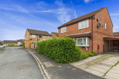 4 HERON WAY