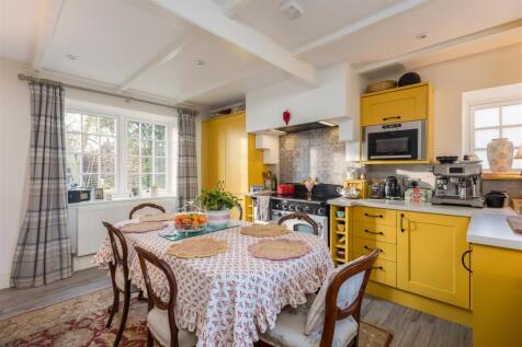 Daisy Cottage Kitchen-1.jpg
