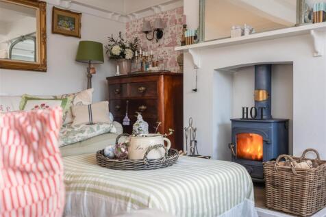 Daisy Cottage Sitting Room-3.jpg