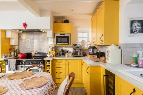Daisy Cottage Kitchen-2.jpg