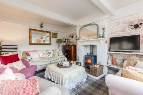 Daisy Cottage Sitting Room-2.jpg