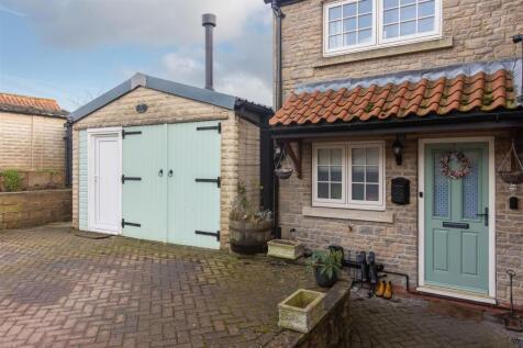 Daisy Cottage External-4.jpg