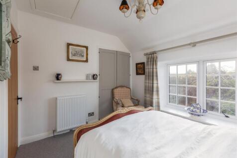 Daisy Cottage Bedroom 2-2.jpg