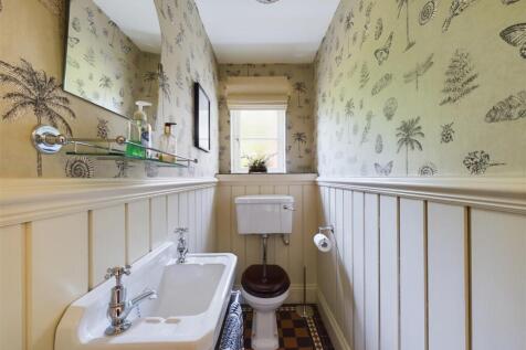 DOWNSTAIRS CLOAKROOM