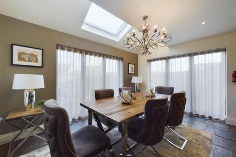 KITCHEN/RECEPTION ROOM