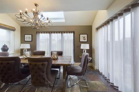 KITCHEN/RECEPTION ROOM