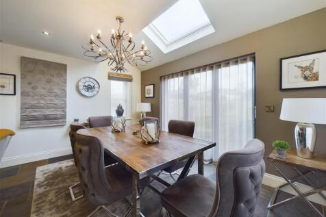 KITCHEN/RECEPTION ROOM