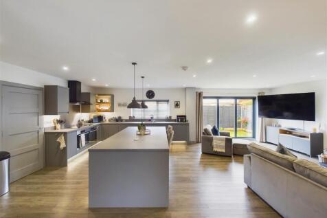 KITCHEN/DINING/LIVING AREA