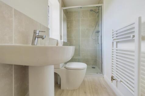 MASTER EN-SUITE
