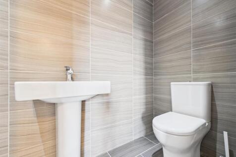 MASTER EN-SUITE