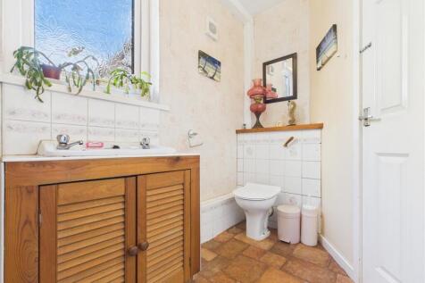 BATHROOM ONE