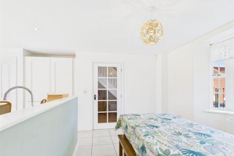 OPEN PLAN KITCHEN/BREAKFAST ROOM