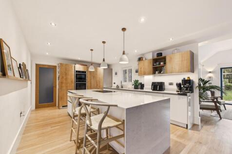 Kitchen/Living/Dining