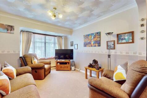 18-Stanley-Avenue-03142025_111247-2.jpg