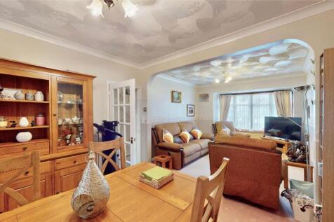 18-Stanley-Avenue-03142025_111928-2.jpg