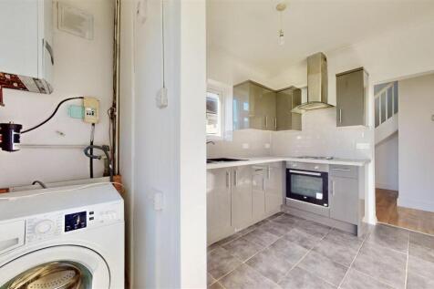 43-Mayesbrook-Road-03192025_174703.jpg
