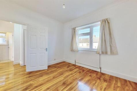 43-Mayesbrook-Road-03192025_171638.jpg