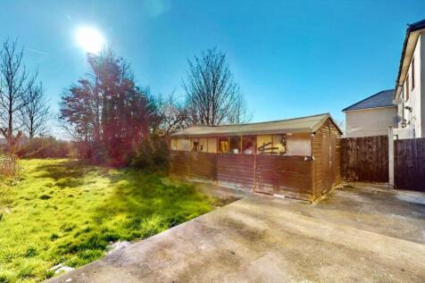 43-Mayesbrook-Road-03192025_174833.jpg