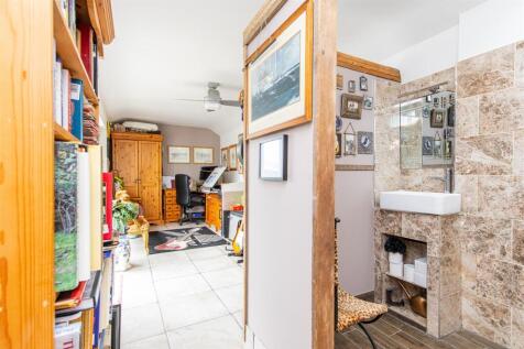 home-916.jpg