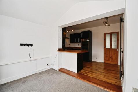Open plan kitchen / dining area
