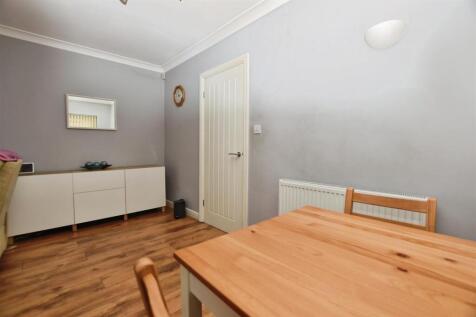 Open plan lounge / dining room