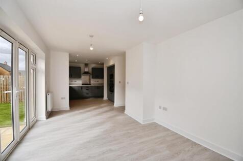 Open plan lounge / dining room