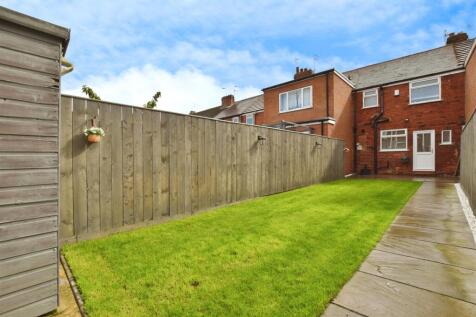 4e76f5c2-garden 20house.JPG