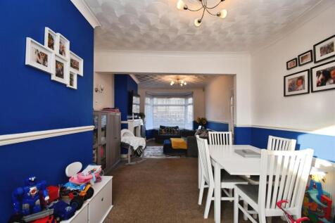 Open plan lounge / dining room