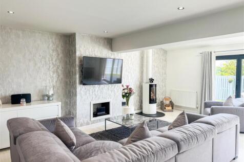 Kitchen/Entertaining/Lounge