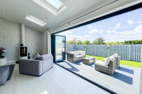 Kitchen/Entertaining/Lounge