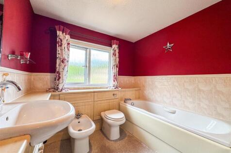 Ensuite bathroom