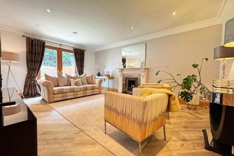 Formal Lounge