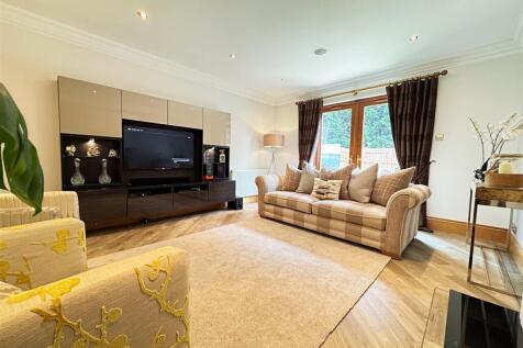 Formal Lounge