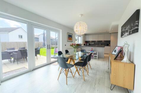 Dining kitchen