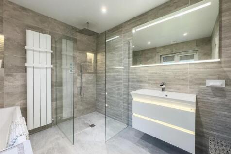 Master ensuite