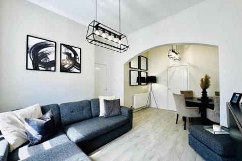 Lounge/dining area