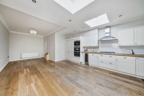 1350743-10-68bed2...