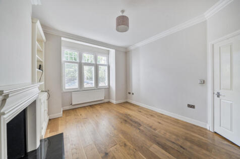 1350743-4-68bed1e...