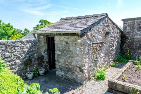 Outbuilding