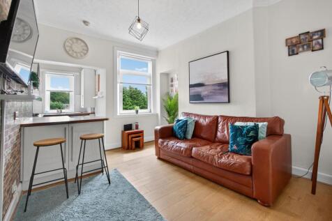Lounge / Kitchen