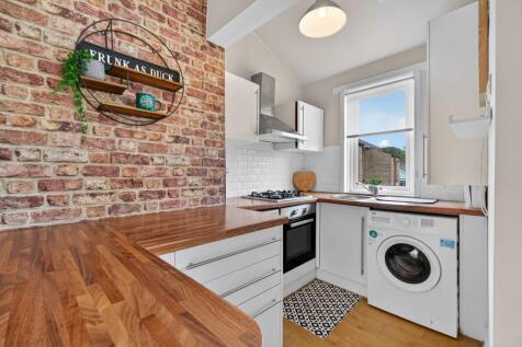 Lounge / Kitchen