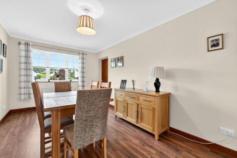 Dining Room / Bedroom 4