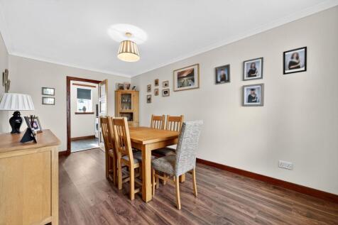 Dining Room / Bedroom 4