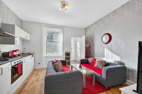 Lounge / Kitchen