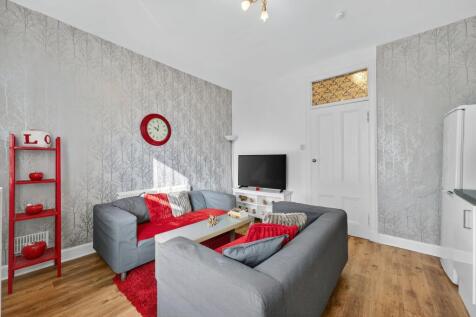 Lounge / Kitchen