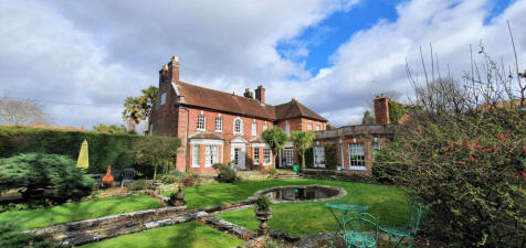 2 Bed Unfurnished Flat